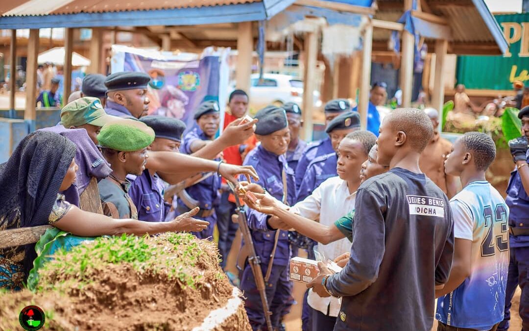 Beni : des vivres et non-vivres remis aux policiers et militaires déployés à Oïcha, Tenambo et Buloloma par des jeunes patriotes