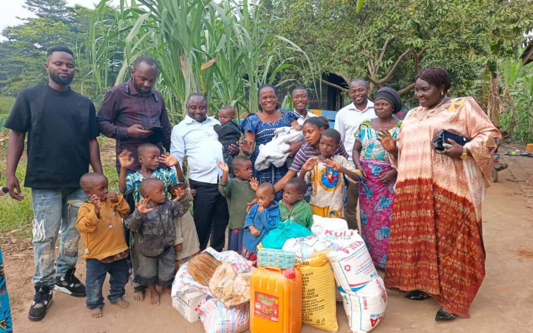 Oïcha : le maire de la ville, Kambale Siluhwere Faustin, marque la fête de l&rsquo;indépendance par une visite de solidarité à l&rsquo;orphelinat Maman Dorika