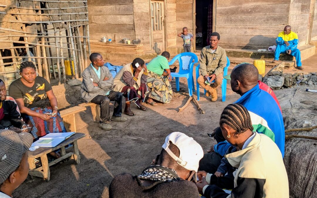 Oïcha : « Donner naissance à un enfant et ne pas lui apprendre à se protéger, à protéger sa famille et sa nation, c&rsquo;est comme construire une maison sans murs ni portes » ; Ubuntu Panafrika aux parents et aux jeunes du quartier Pakanza