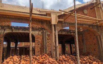 Oïcha : Kambale Mathe Matthieu appuie la construction du temple de la CECA 20 Ngele et sensibilise contre Ebola